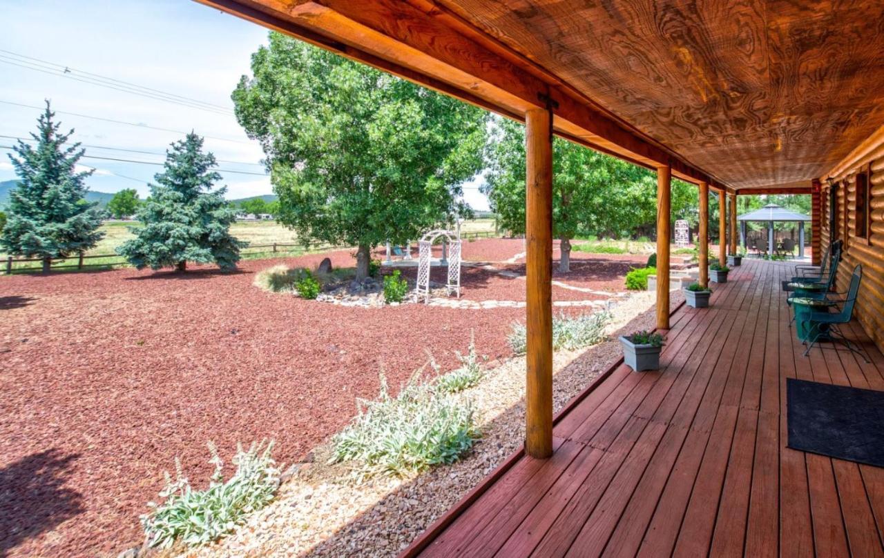 Quarter Horse Inn & Lodge Williams Bagian luar foto
