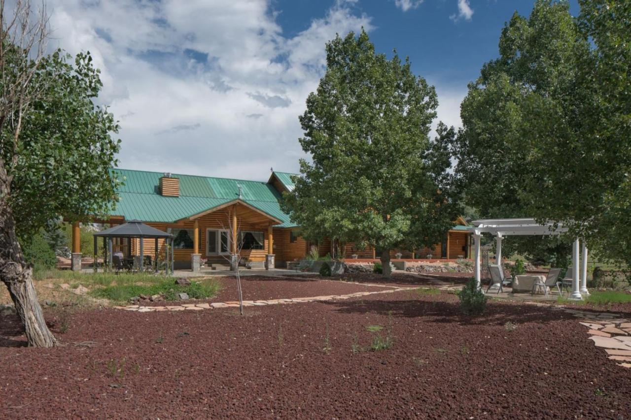 Quarter Horse Inn & Lodge Williams Bagian luar foto