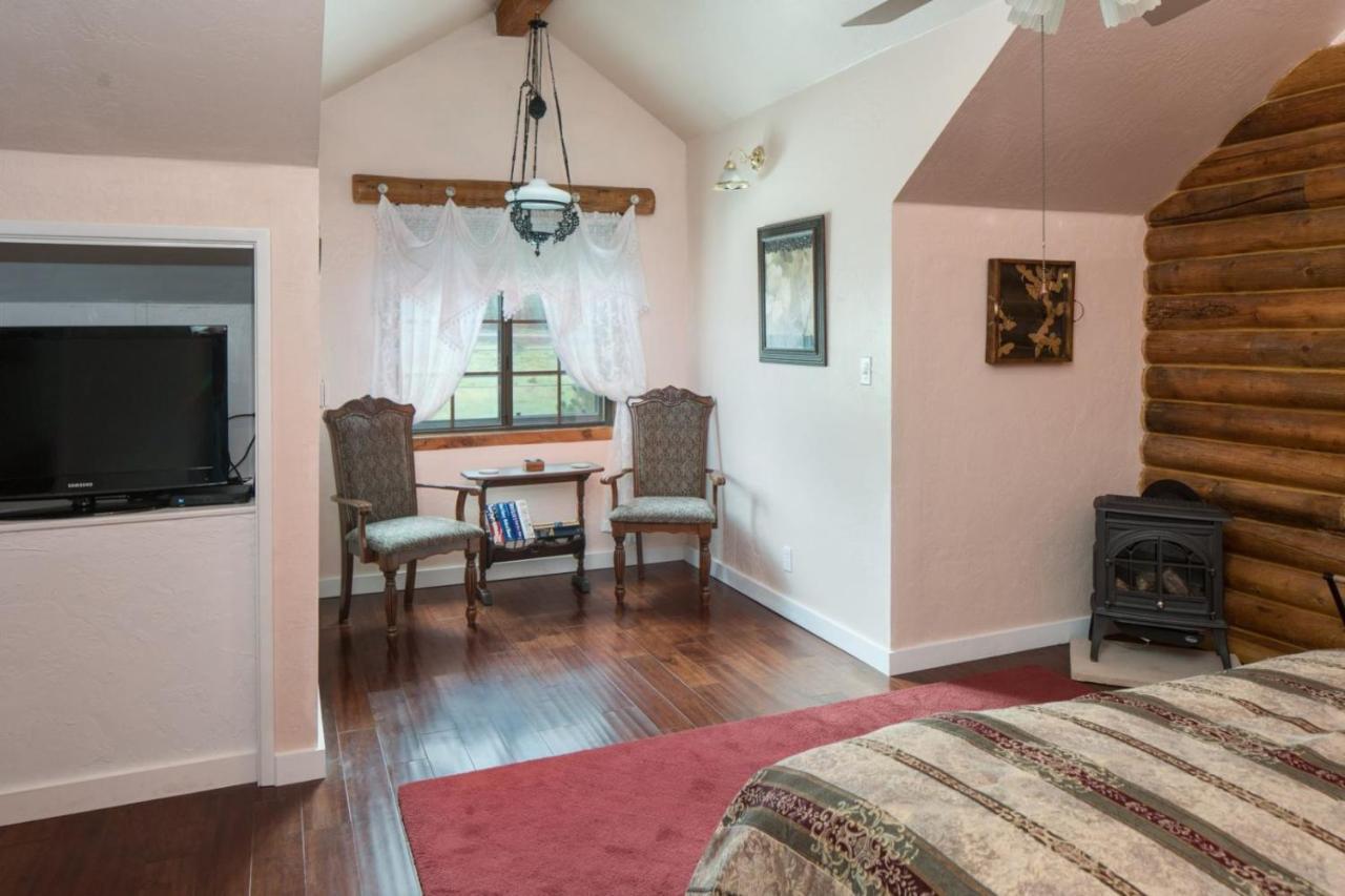 Quarter Horse Inn & Lodge Williams Bagian luar foto