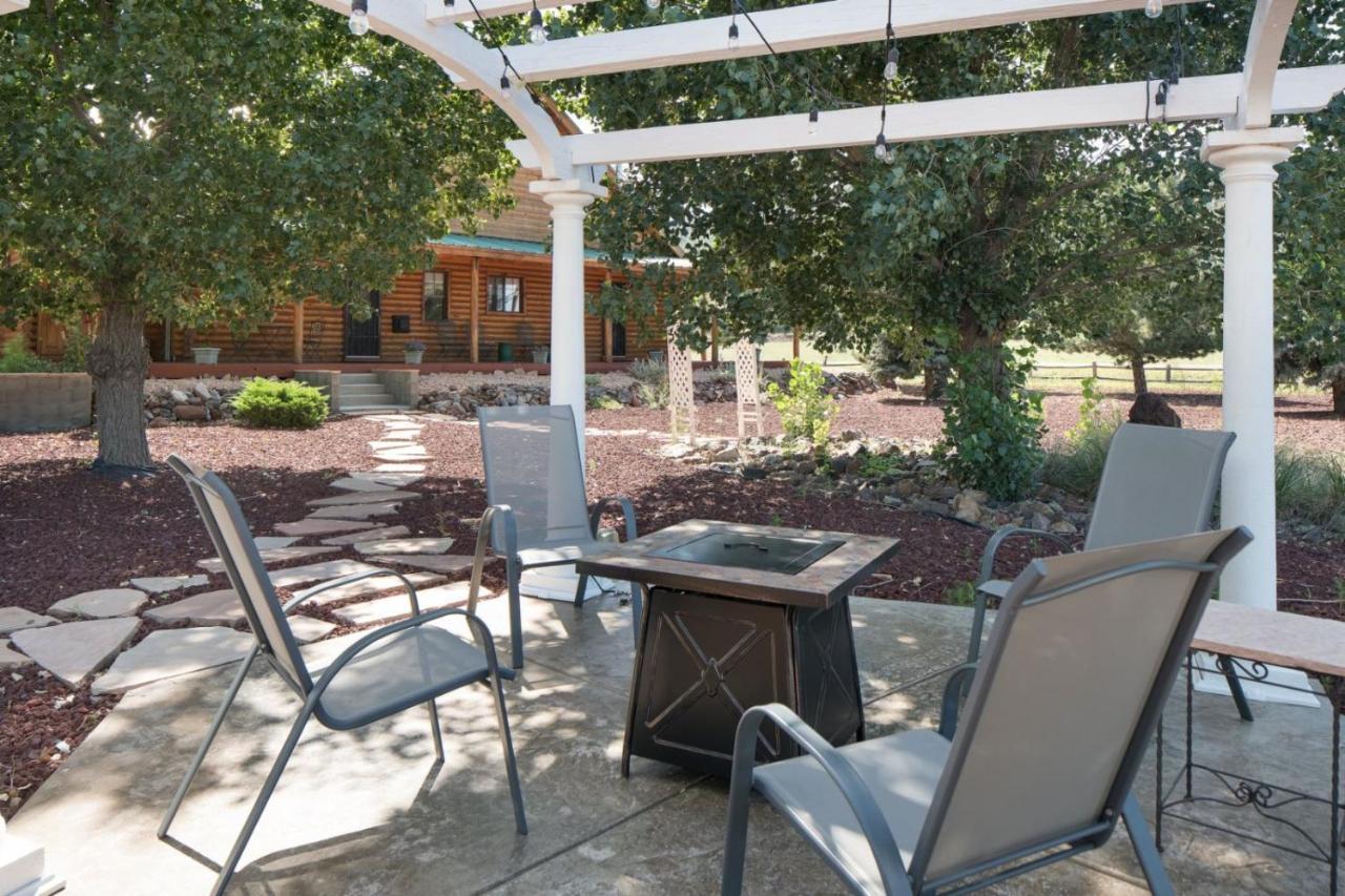 Quarter Horse Inn & Lodge Williams Bagian luar foto